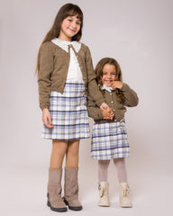 طقم فتاة سترة بنية و تنورة