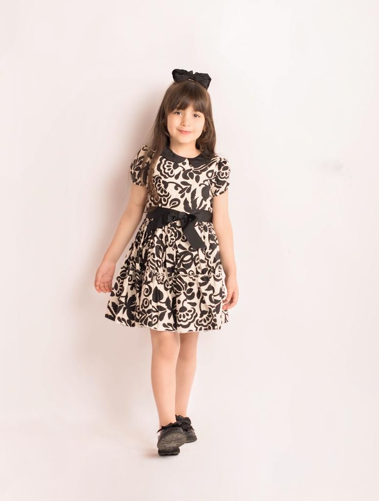 Robe noir blanche pour fille